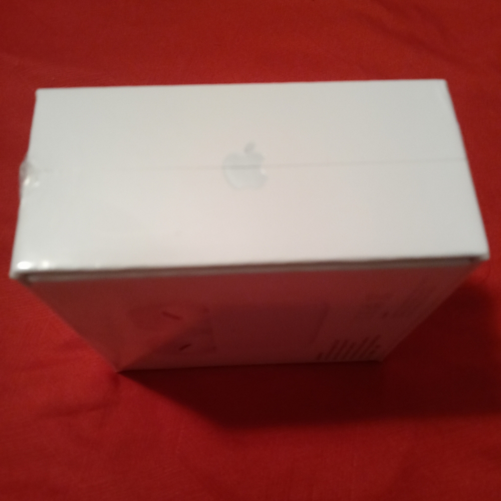 Apples Airpods Pro - Picture 2 of 3